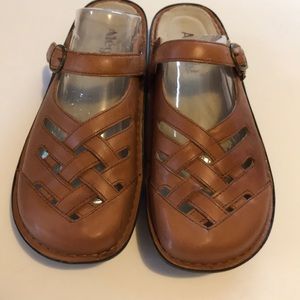 ALEGRIA Tan Woven Mary Jane Shoes Sz 40 NWOB
